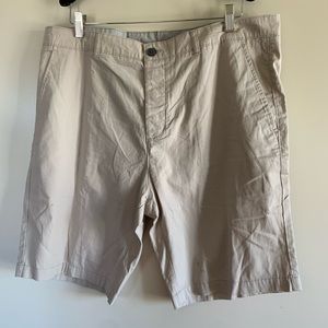 NWT H&M | Divided | Khaki Casual Cargo Minimalist Neutral Bermuda Shorts, 36